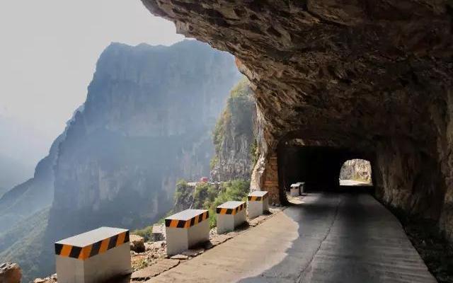 武汉出发穿越南太行四大挂壁公路4天自驾游：郭亮挂壁-昆山挂壁-锡崖沟-回龙隧道