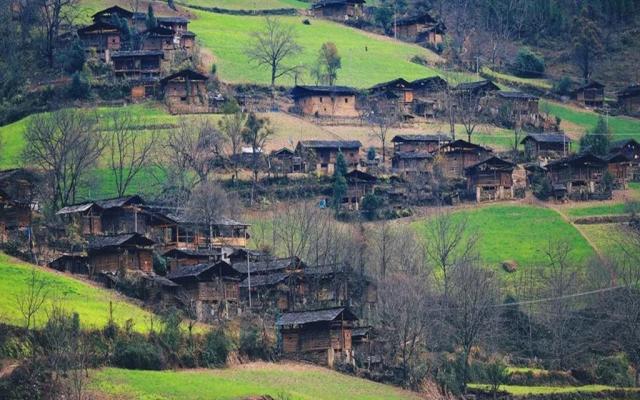 全国出发秘境滇西8天落地自驾：无量山樱花谷-腾冲银杏村-和顺古镇-彝人古镇-腾冲热海-诺邓古村8日落地自驾