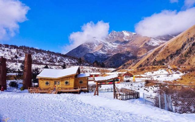 成都出发四川阿坝州理县2日游：古尔沟温泉-鹧鸪山2日自驾游