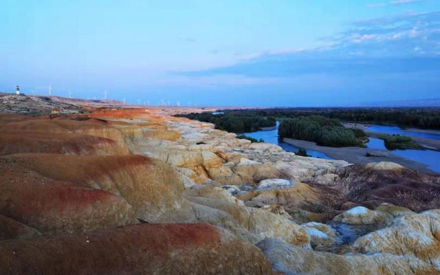 乌鲁木齐出发新疆北疆全景8日自驾路书：五彩滩-喀纳斯湖-白哈巴村-禾木村-边境公路-魔鬼城8日游