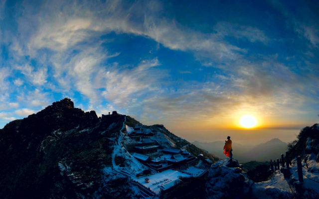 重庆到梵净山5日自驾游：梵天净土梵净山-穿越矮寨大桥- 湘西魅力凤凰古城5日自驾游